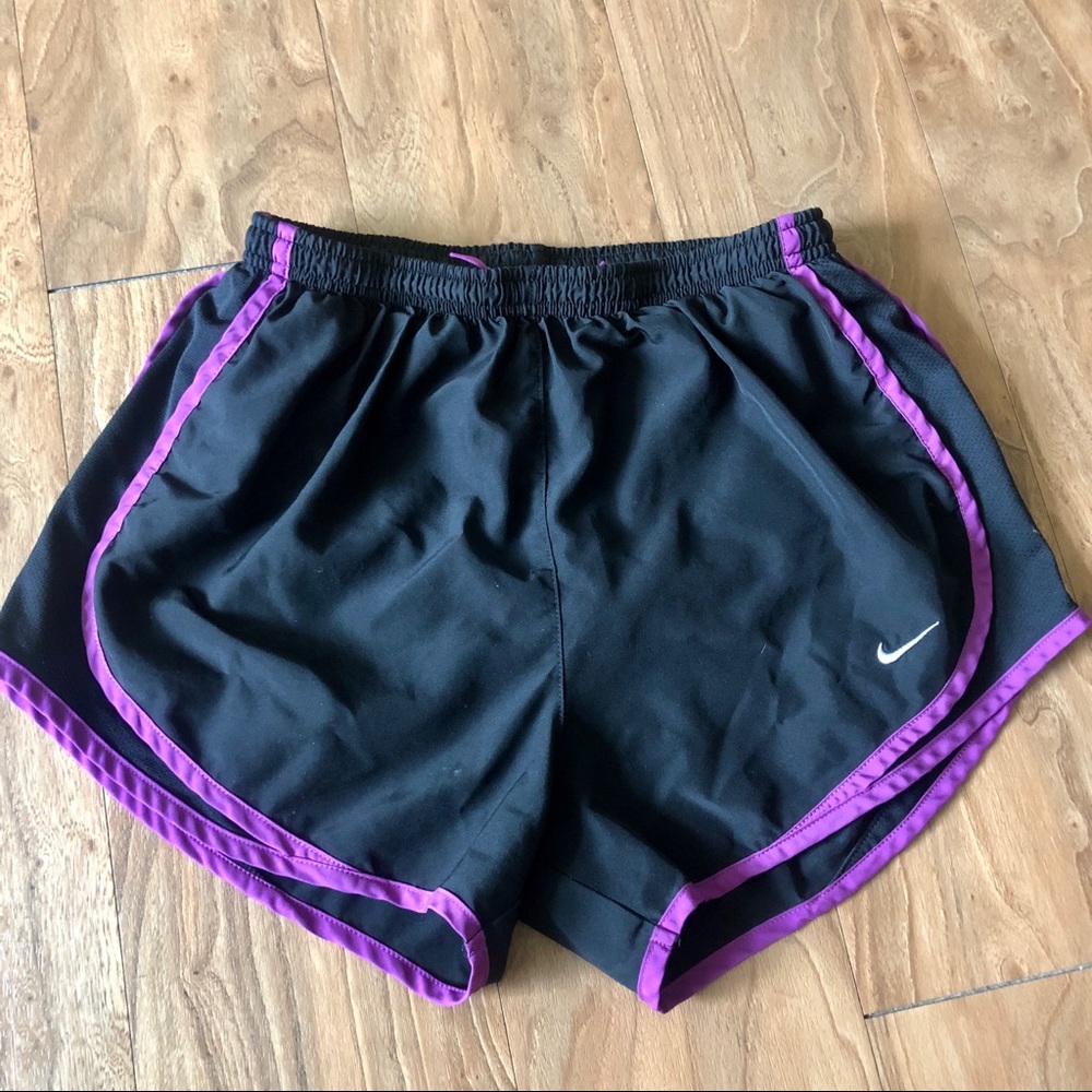 NIKE tempo shorts black & purple size small